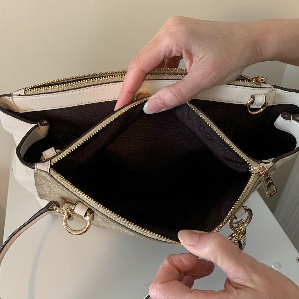 Coach Purse - Picture 5 of 8